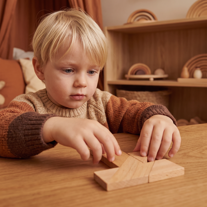 Trä-tangrampussel – Montessori geometriskt lärspel för barn