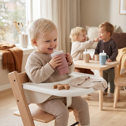 Läcksäker silikonmugg med sugrör för småbarn