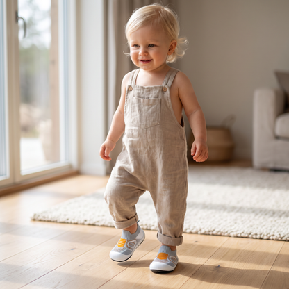 Mjuka stickade halkfria babysockskor för de första stegen