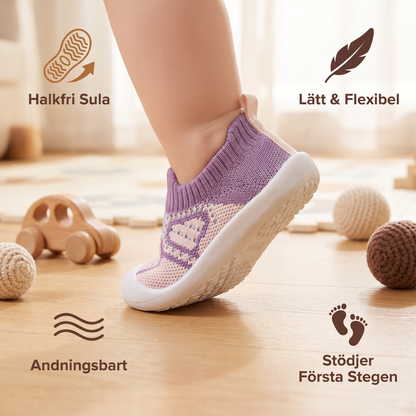 Mjuka stickade halkfria babysockskor för de första stegen