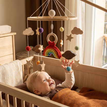 Handgjord Baby-Mobile i Trä & Virkade Hängare – Beroligande Sängleksak för Nyfödda