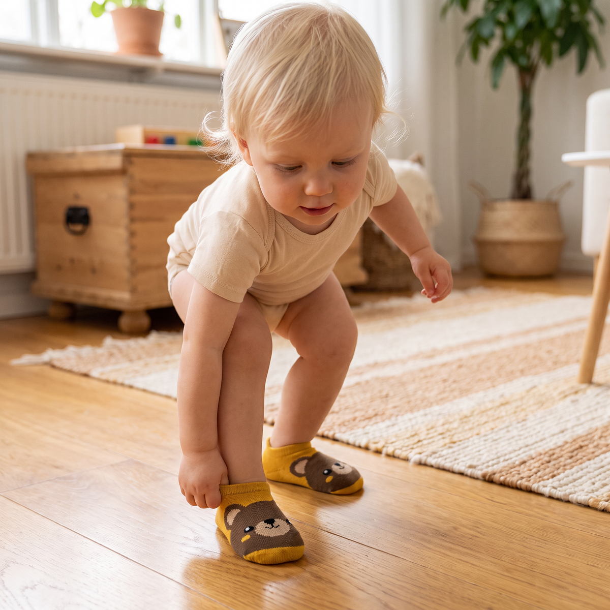 Halkfria sockskor med tecknade motiv för bebisar och småbarn